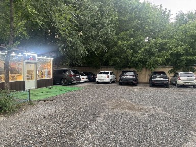 Киоска, магазин, автопарковка в центре города