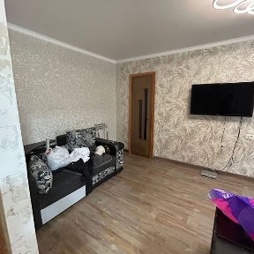 2 комнатная квартира на ЖБИ с гаражом