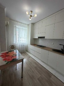 Продам 1 комнатную квартиру район Юнис сити 33квадрата