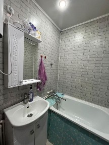 Продам 1-комн кватиртиру., Район 20 школа.