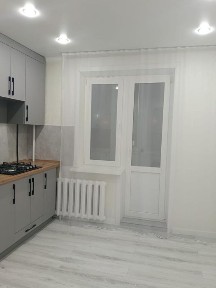 Продам 2к в новостройке 5/9 средний этаж в районе ресторана Той-Думан!