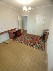 Продам 2 х комн, кварт., Распашонка. 4 мкр-10 дом, 4 этаж