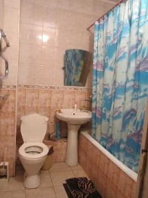Сдам 1-ую кв. Аксай 4 д. 75 (ул. Улыкбека) по часам и на ночь.