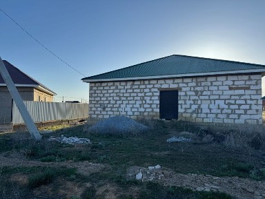 Алғаның жаңа, ауасы таза аумағынан кең жер үй сатылады