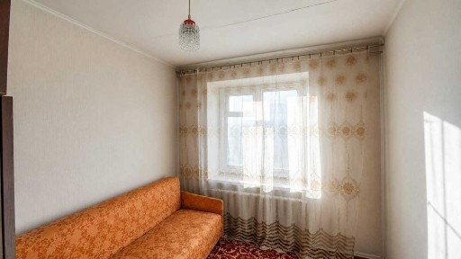 Продам 4 комн квартиру на 7 мкр на 4/9 эт