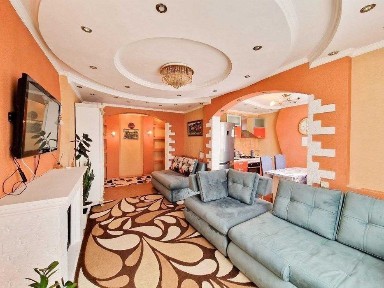 Продам 3 комн квартиру студию по пр Металлургов на 4 мкр