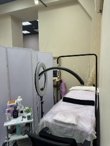 Кушетка в аренду в салоне