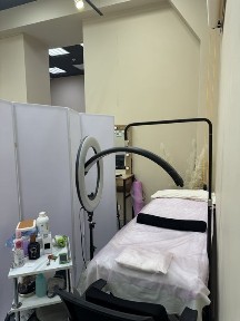 Кушетка в аренду в салоне