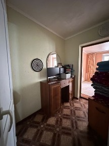 Продам квартиру 4 комнаты. Район ДОСААФ. Кирпичный дом. 2/5 этаж. 1992