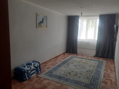 Продам 1к кв. в 11мкр. ул. Станционная. жел. дверь и пласт. окна