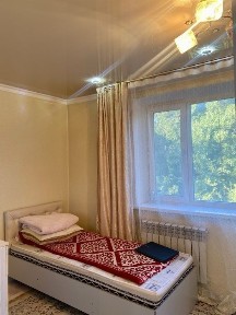 Срочно Сдам двух комнатную квартиру в аренду долгосрочно в центре !