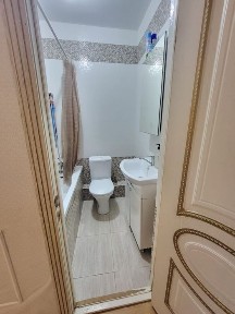 Срочно продам 3 комнатные квартира район Экспо