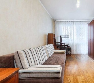 Продам 3 комнатную квартиру, улучшенной планировки, центр