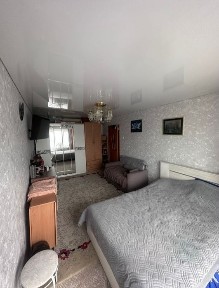 Срочно продам 1 ком на урицкого-13