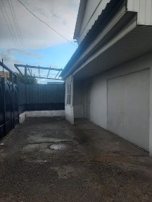 Продам уютный двухуровневый дом в центре города