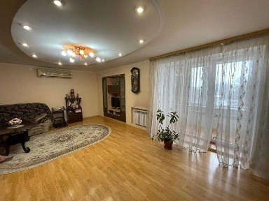 продам 4х комнатную квартиру