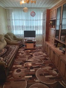 Квартира 4 -комнатная, 4 мкр.