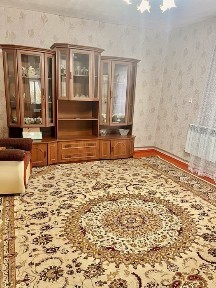 Үй сатамын Срочно торг бар! Орталықта жиһаздарымен