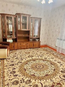 Үй сатамын Срочно торг бар! Орталықта жиһаздарымен