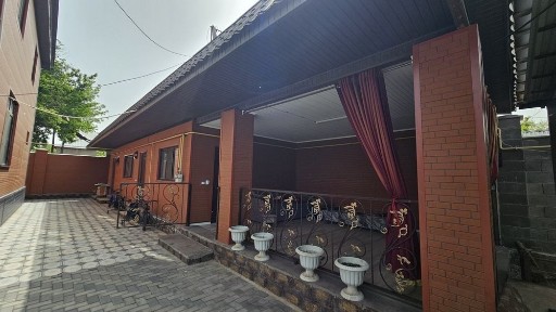 Продам двухэтажный дом