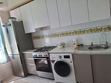 Продам 4-х ком квартиру в мкр самал 3 этаж середина