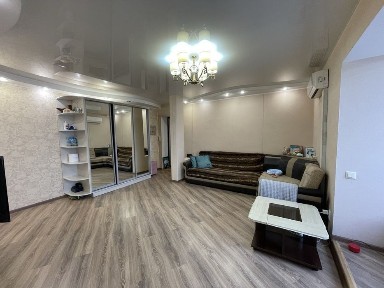 Сдается 3х ком. квартира, р-н пл. Республики