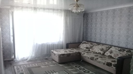 Сдам на длительный срок 1 ком. квартиру на 15 мкр.