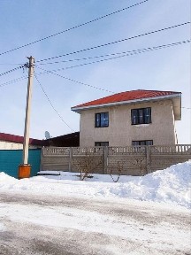 Продается двухэтажный дом с магазином
