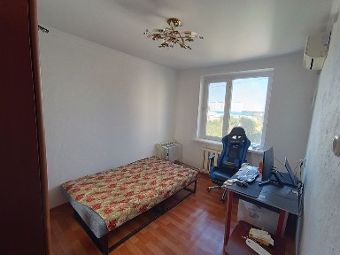 Продаётся 4-комн квартира р-н Драма театра.