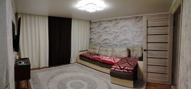 Продам 3 комнатную квартиру, 2/2 этаж.