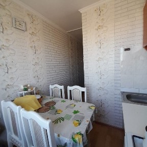 Продам 2к. кв Район Детский товар