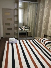 Сарыарка 11-Кенесары, со шторами, правый берег