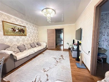 Продам 3-х комнатную квартиру в 5 микрорайоне (р-н маг. Айсберг)