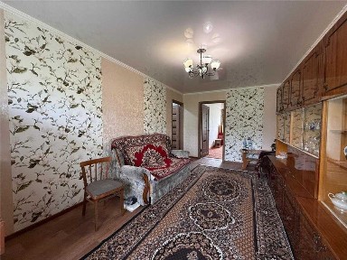 Продам 2-комнатную квартиру в 4 микрорайоне по проспекту Мира.