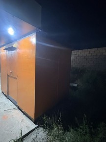 Продается киоск будка железная теплая 2*2,5м с освещением