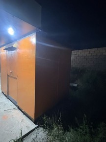 Продается киоск будка железная теплая 2*2,5м с освещением