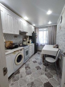 Продам 4 комнатную квартиру