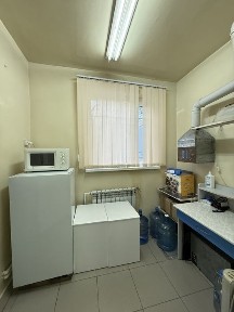 Продаётся коммерческое помещение на 1 этаже 9-этажного дома.