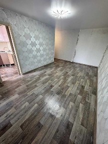 Продаётся 1 ком квартира в 7 мкрн, ул. 50 Лет Октября 90! 7 мил!