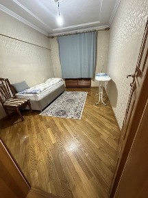 Сдам 2-х комнатную квартиру возле АДК