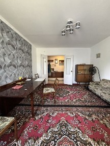 Продам трехкомнатную квартиру на Универмаге