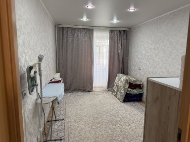 продается 3х комнатная кв, 50 лет-102, район Универсама