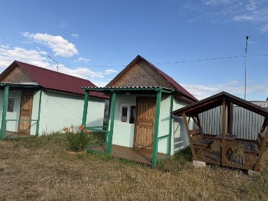 Сдам в боровом шестиместный и трёхместный домик
