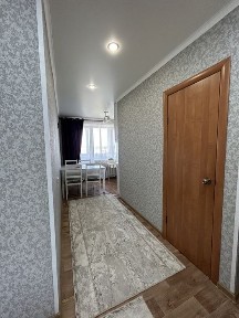 Продам квартиру светлую в центре 4 комнатную