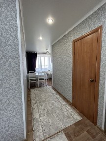 Продам квартиру светлую в центре 4 комнатную