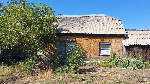 Продам дом, четыре комнаты.