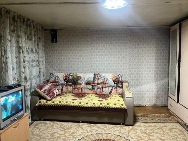 Сдам времянку малосемейным, порядочным. Пьющих прошу не беспокоить.