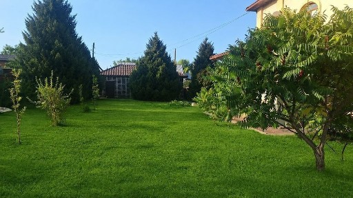 Дом в Талгаре с большим участком и бассейном