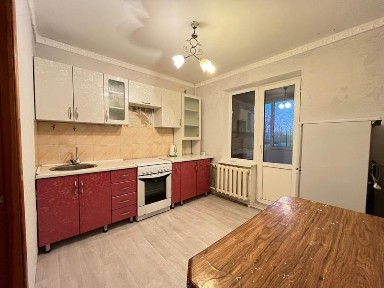 Продам 4х ком квартиру на 19 мкр