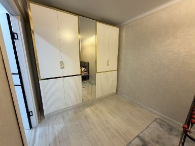 Алимжанова 10 2комн квартира